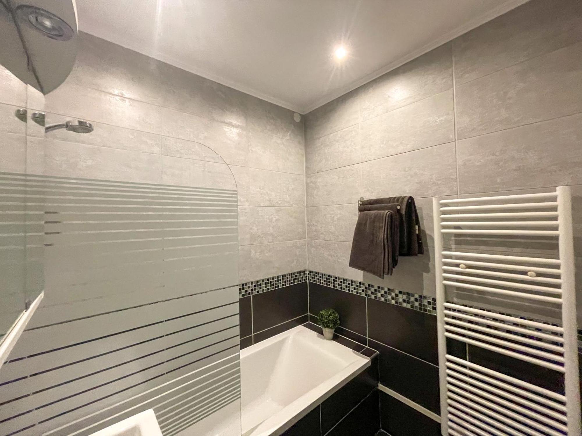 Superbe Appartement-Sauna-Cinema-Parking-Gare อาเมียงส์ ภายนอก รูปภาพ
